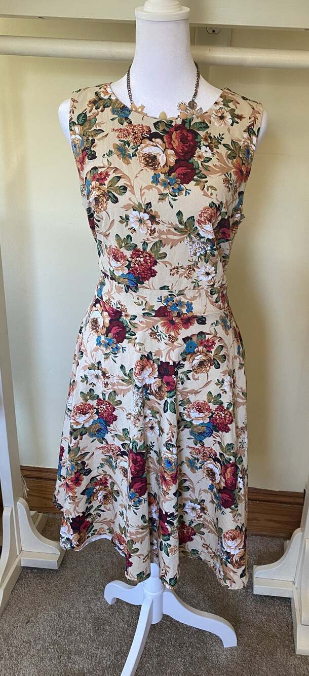 IHOT Retro 1950s Style Floral Swing Dress Size Large Beige